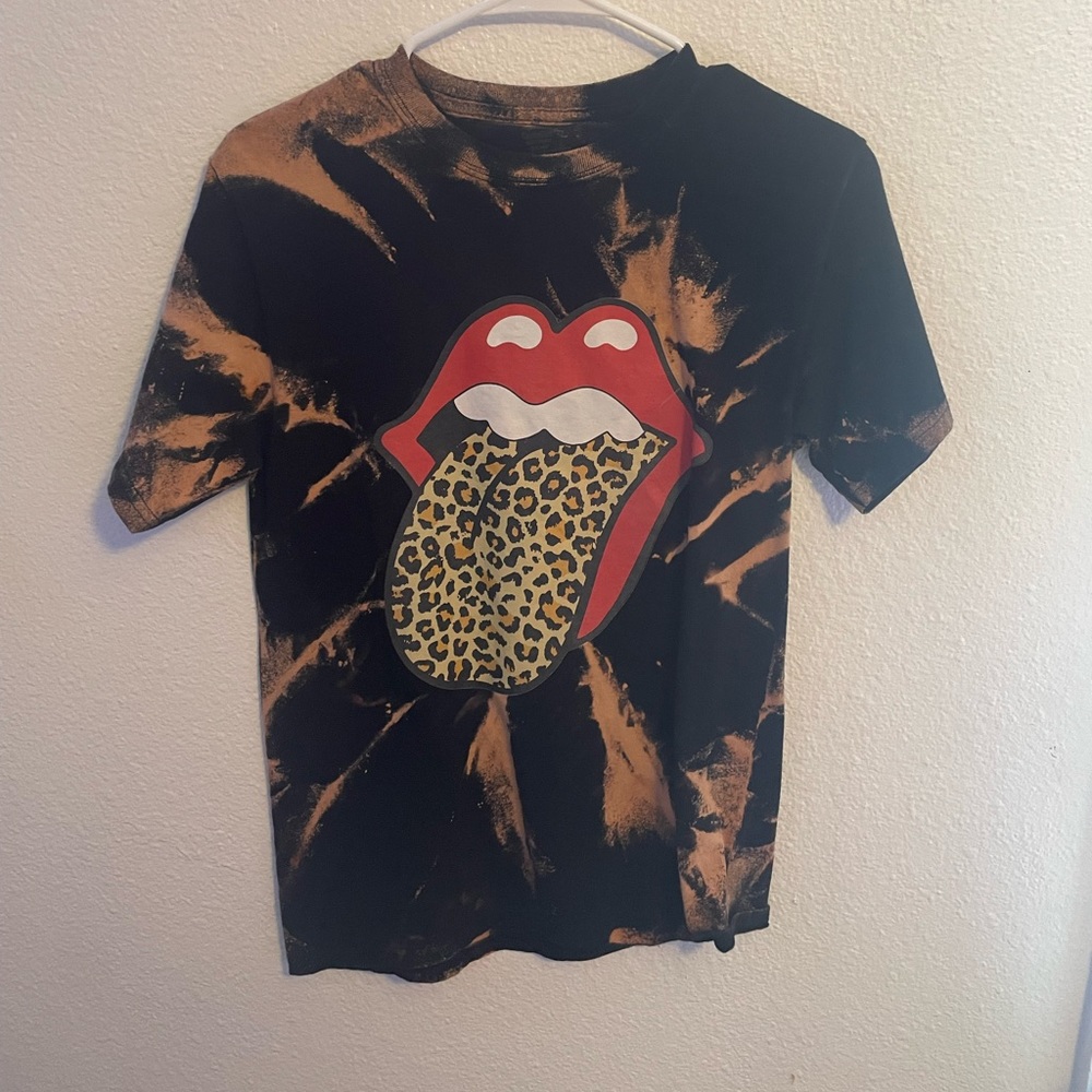 GRAPHIC T-SHIRT